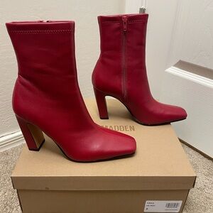 Steve Madden Vinka Boots Red Size 8